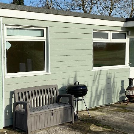 Fantastic Seaside Chalet Retreat Apartment Sandown Luaran gambar